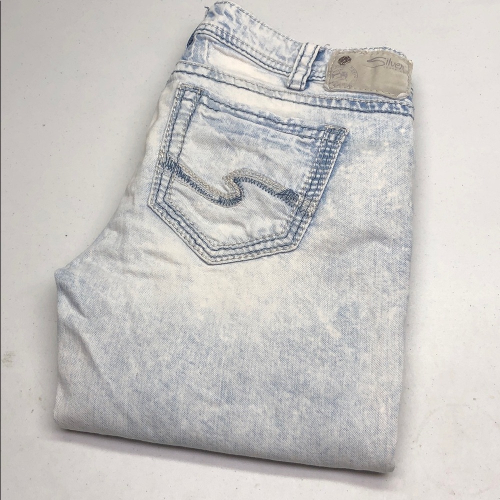 SILVER TUESDAY LIGHTWASH LOW CAPRI JEANS 30x26 ⭐️